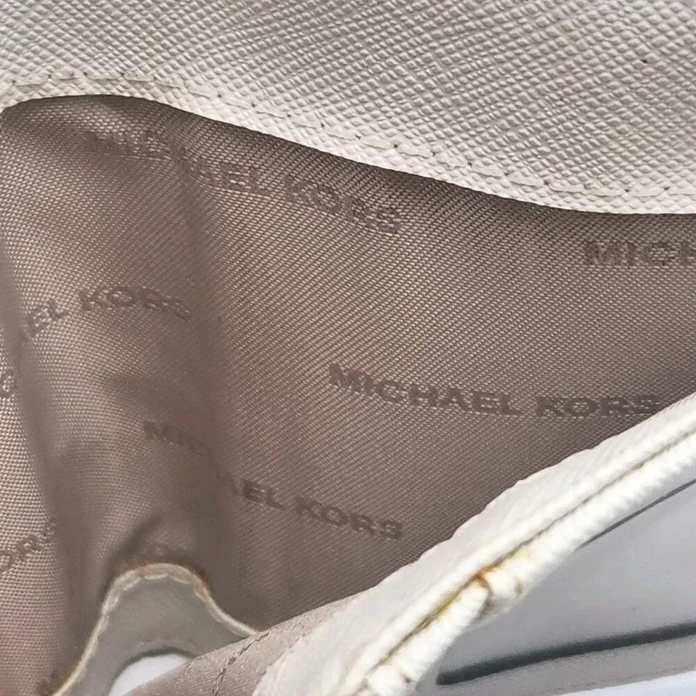 Michael Kors Wallet Beige Jet Set Bifold 4.75